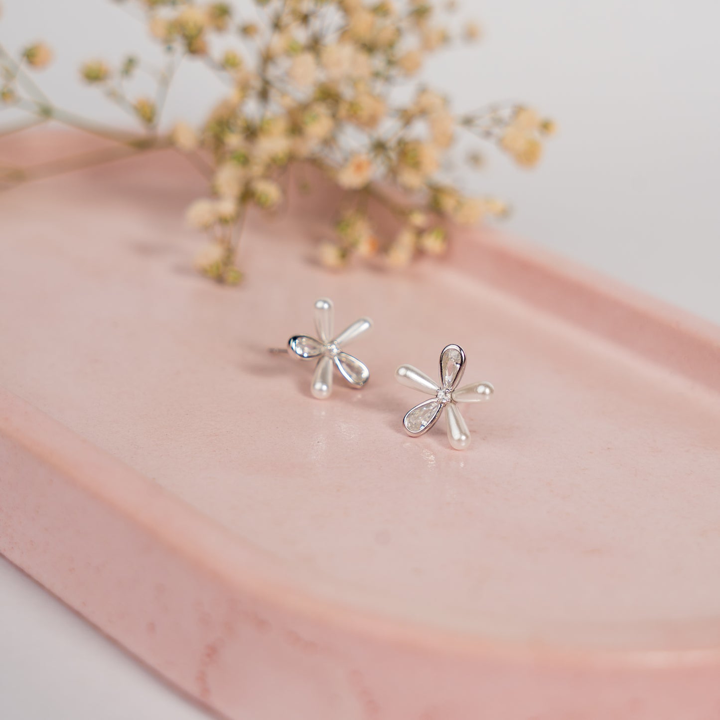 Hathor - Pearl & Silver Floral Studs