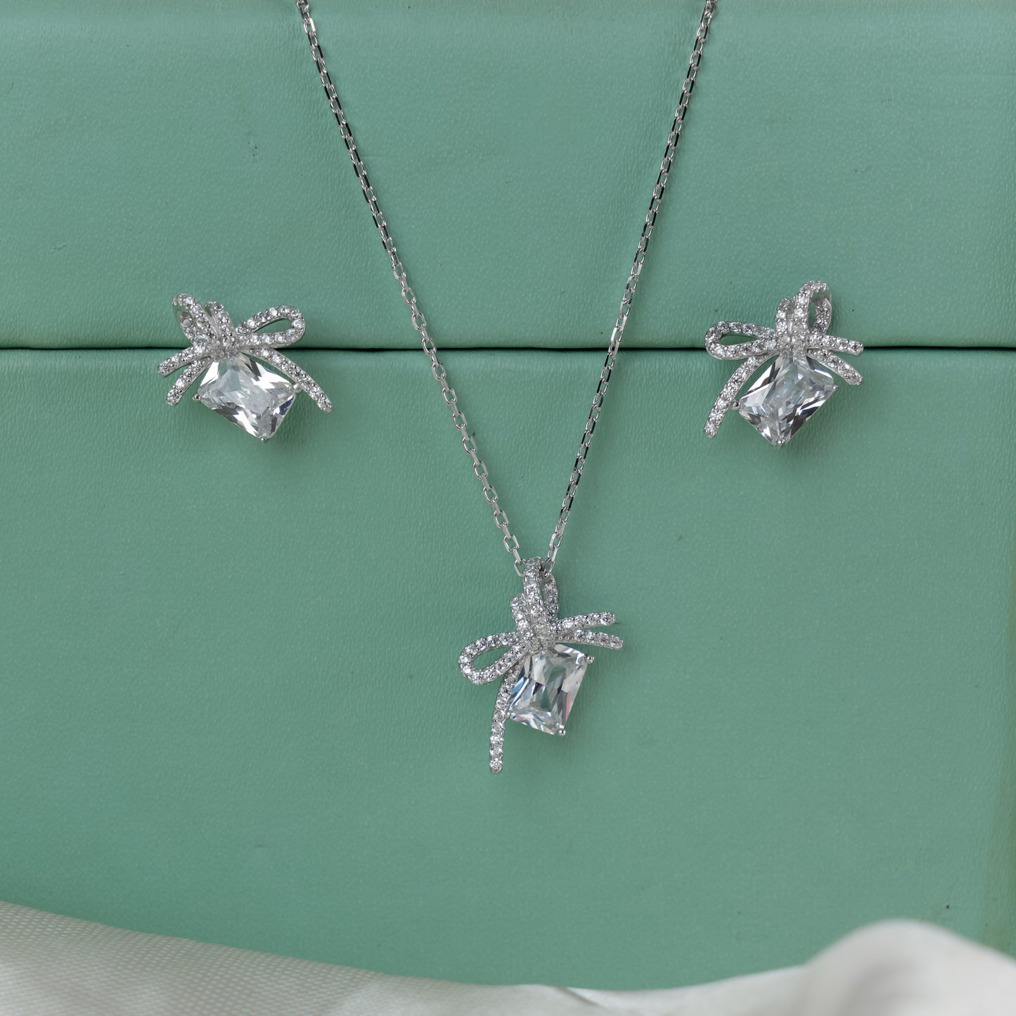 Knotty Affair - Silver Earrings and Necklace