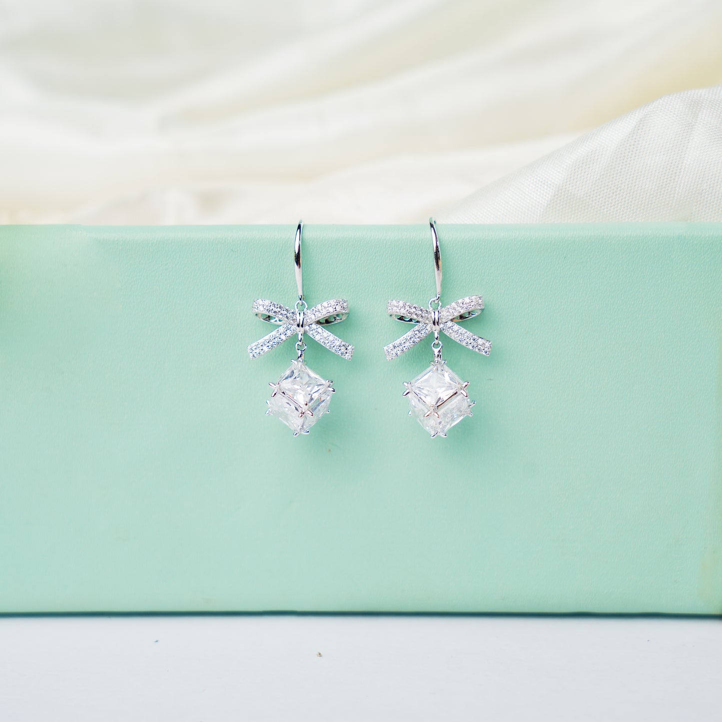 Bow-down - Silver Earrings